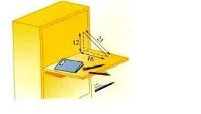 Secrétaire à abattant incliné Secrétaire en bois avec abattant ouvert, stylos et cahier, mesures 12, 16 et 21 — exercice de maths en 4ème sur le théorème de Pythagore